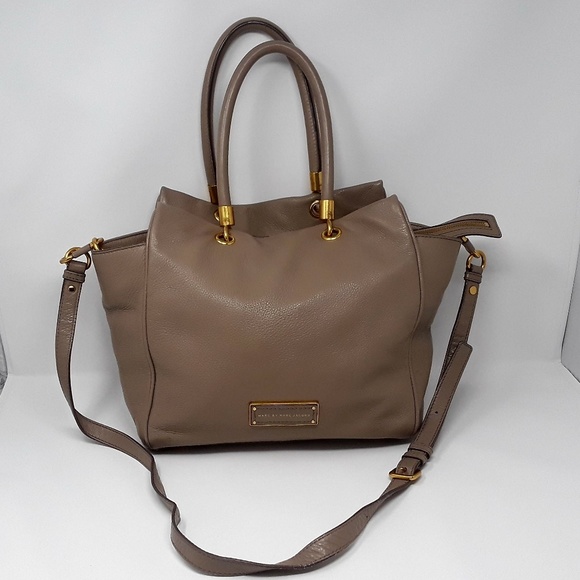 Marc Jacobs Handbags - Marc Jacobs Too Hot to Handle Bentley Handbag